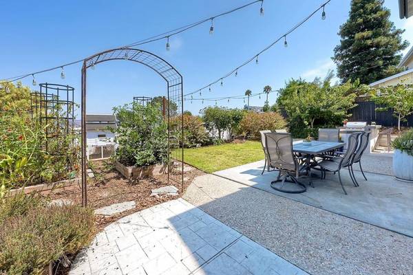 Carlsbad, CA 92008,1782 E Pointe AVE