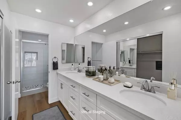 San Diego, CA 92122,4055 Crystal Dawn LN #202