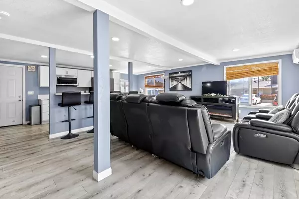 Oceanside, CA 92054,3030 Oceanside BLVD #61