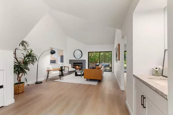 Carlsbad, CA 92009,3160 Calle Viento