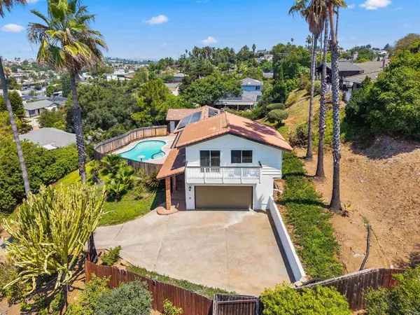 909 Donnan PL, Vista, CA 92084