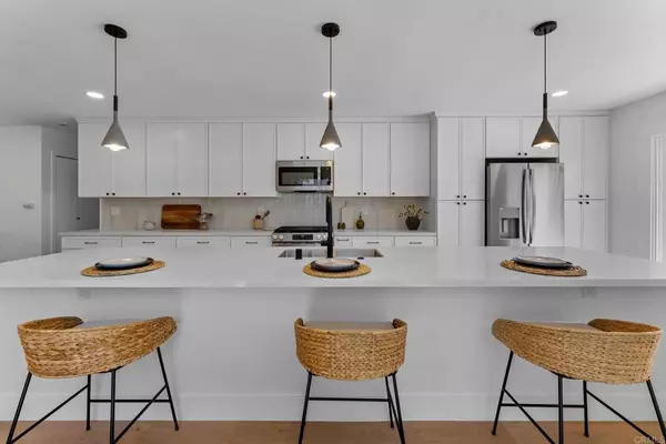 Carlsbad, CA 92008,3750 Grecourt WAY