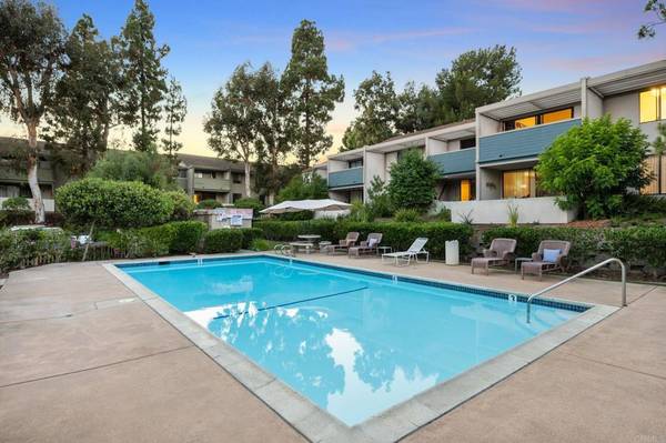 San Diego, CA 92122,6214 Agee ST #34