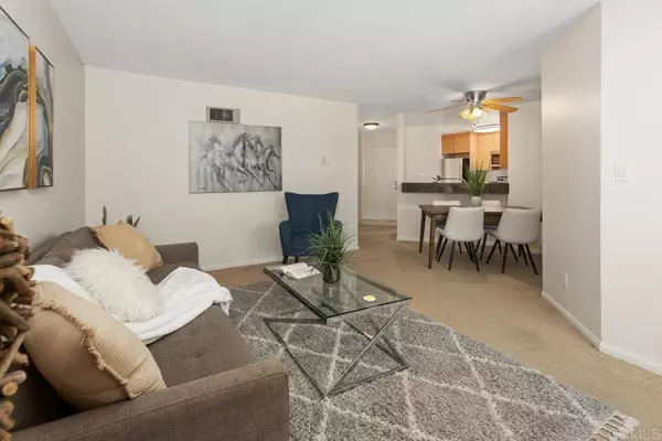 San Diego, CA 92122,7565 Charmant Dr #512