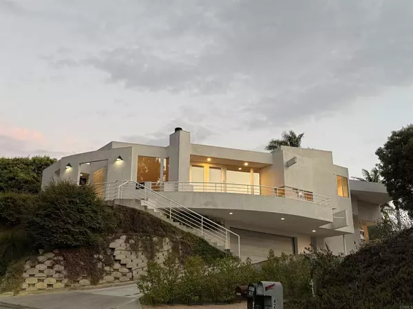 421 Serpentine DR, Del Mar, CA 92014