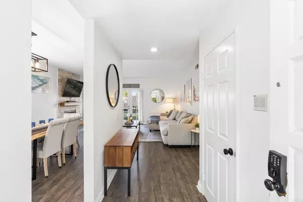 San Diego, CA 92128,16232 Avenida Venusto #B