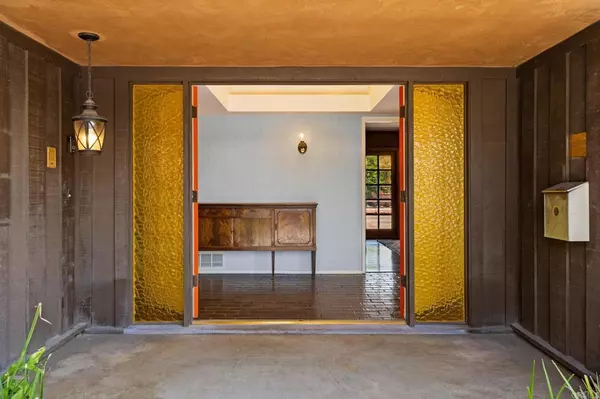 El Cajon, CA 92020,2106 Windmill View RD