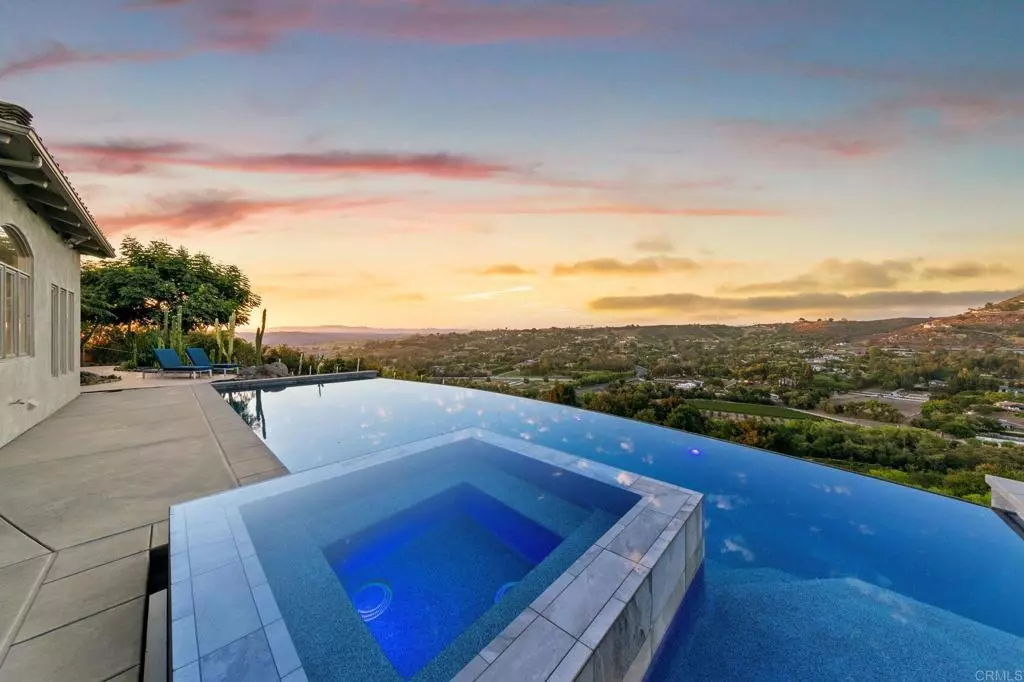 Bonsall, CA 92003,30330 Via Maria Elena