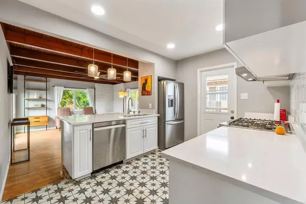 Oceanside, CA 92054,1464 Machado ST