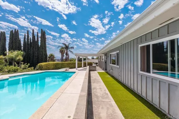 Escondido, CA 92025,1569 Robyn RD
