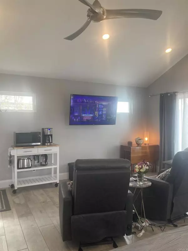 Carlsbad, CA 92009,2812 Sombrosa ST