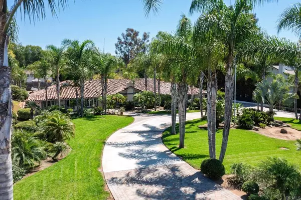 1130 Sugarbush DR, Vista, CA 92084