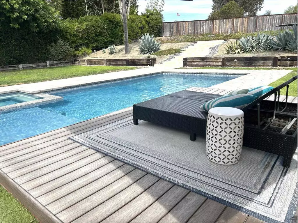 Vista, CA 92081,1207 Branding Iron CIR