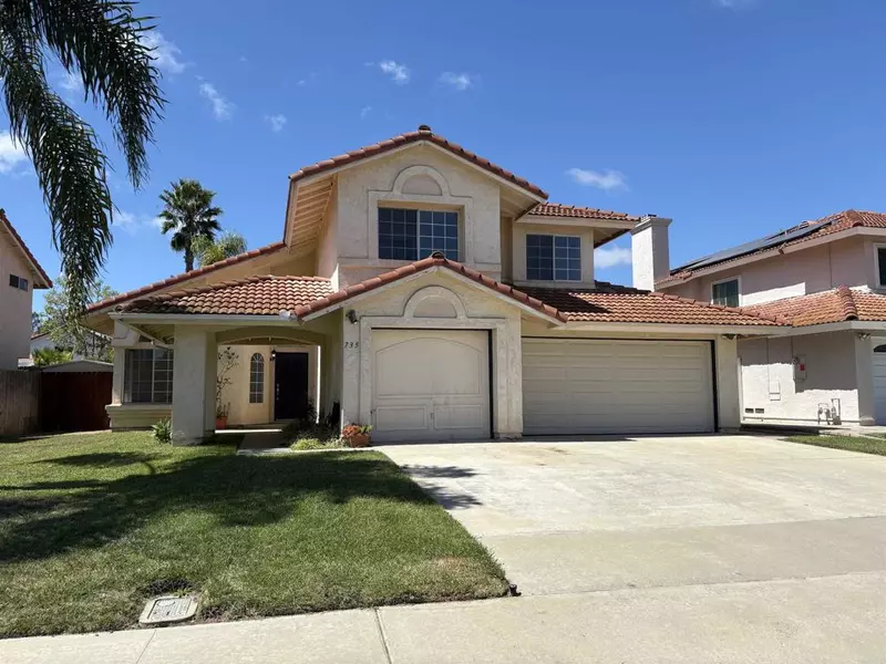 735 Rivertree DR, Oceanside, CA 92058
