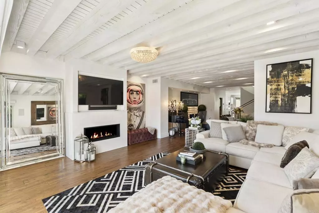 La Jolla, CA 92037,336 Gravilla St