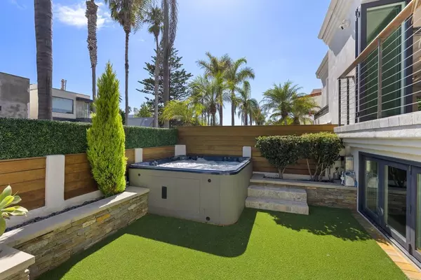 La Jolla, CA 92037,336 Gravilla St