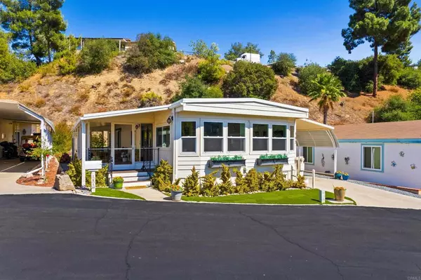 Escondido, CA 92026,8975 Lawrence Welk Dr. #195