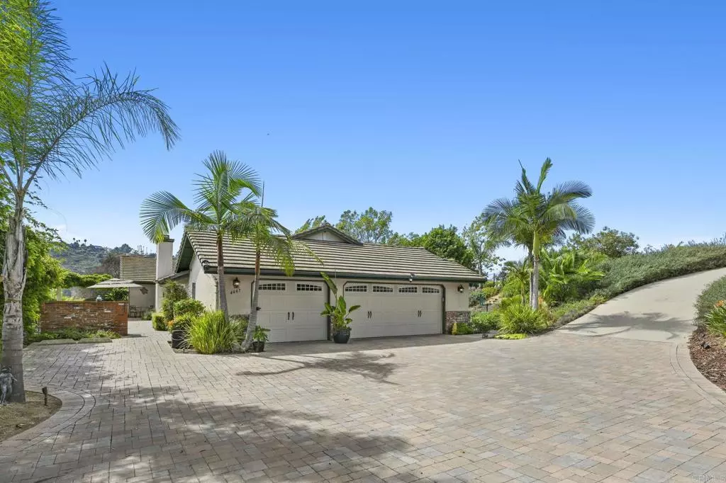 Fallbrook, CA 92028,4447 Palomar DR