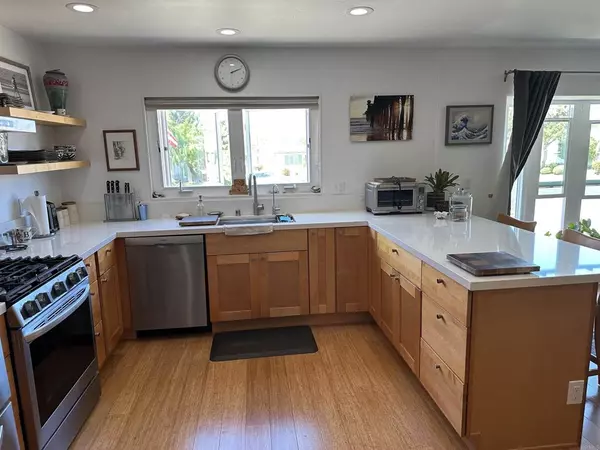 Oceanside, CA 92057,1477 Pioneer CIR