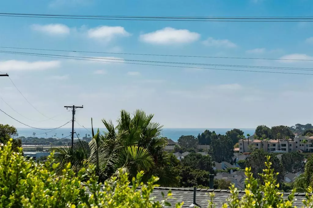 Solana Beach, CA 92075,811 Highland DR