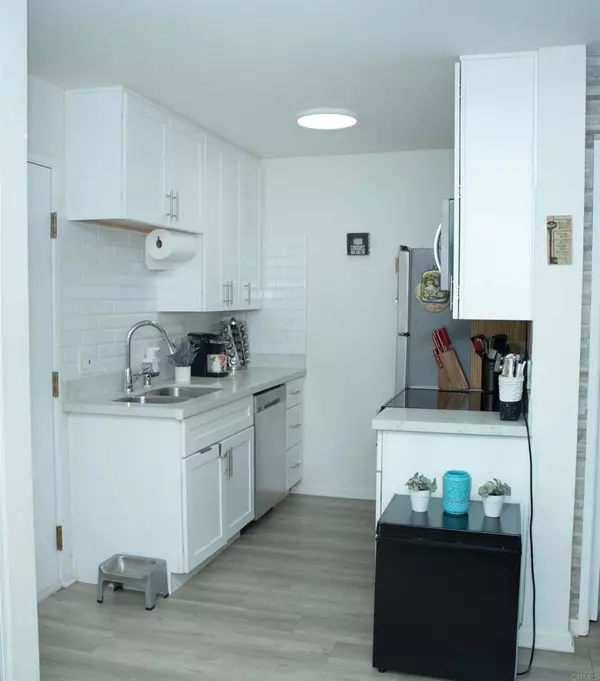 San Diego, CA 92115,6650 Amherst St #14A