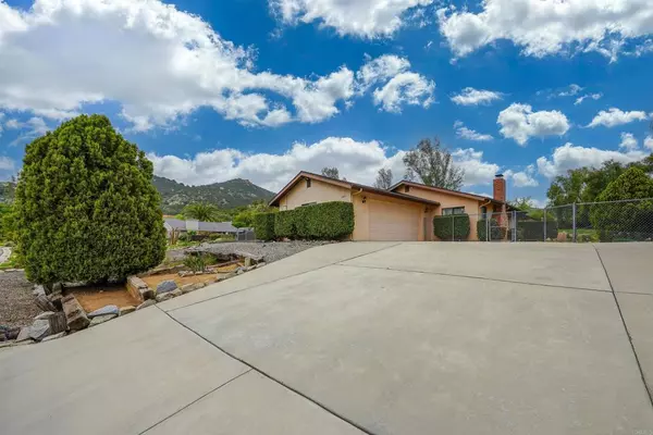 Ramona, CA 92065,23416 Glenn Ellen WAY