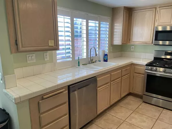 Escondido, CA 92026,1598 Via Salerno