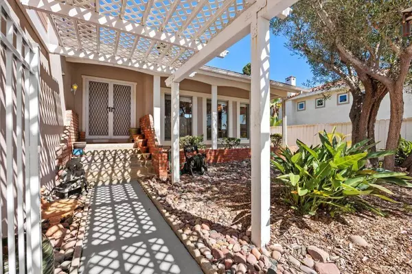 Del Mar, CA 92014,2490 Pinewood ST