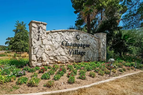 Escondido, CA 92026,8975 Lawrence Welk #2