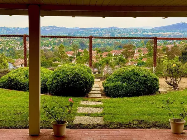 1633 Willowspring Drive North, Encinitas, CA 92024