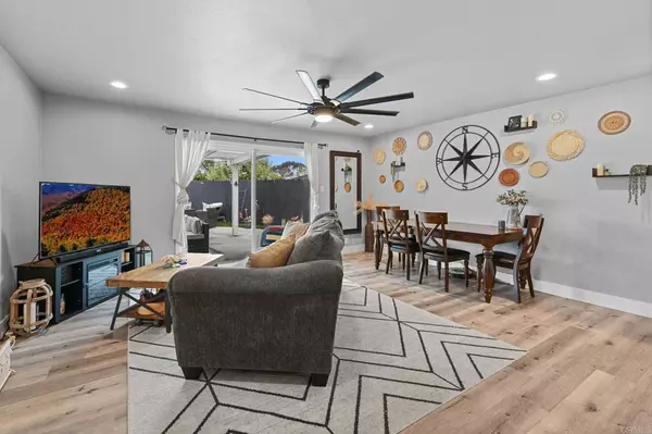 Oceanside, CA 92054,3516 Las Vegas DR