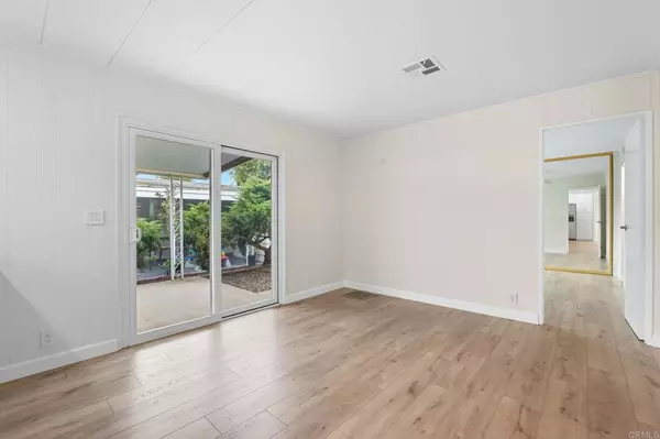 Escondido, CA 92026,2250 N Broadway #4