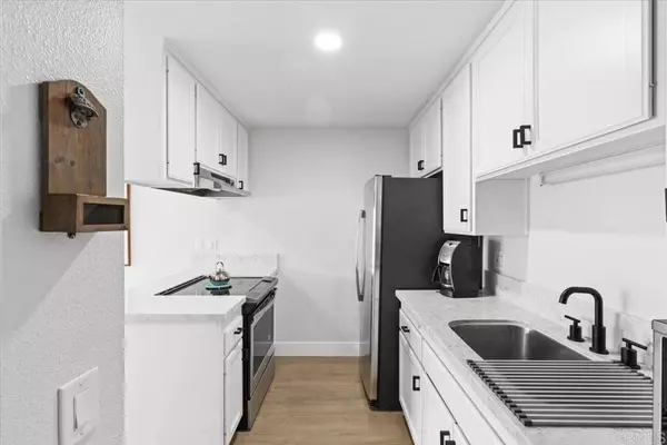 Carlsbad, CA 92008,2352 Hosp WAY #245