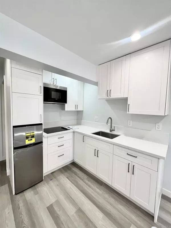 343 Lansing CIR #E, Escondido, CA 92025