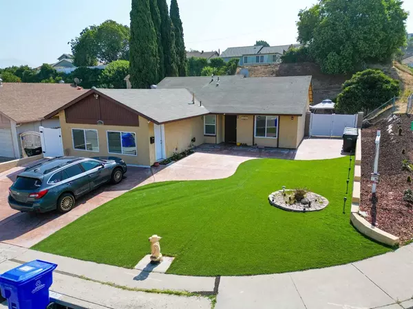 San Diego, CA 92114,8441 Parkbrook ST