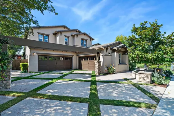 Carlsbad, CA 92009,6839 Helenite PL