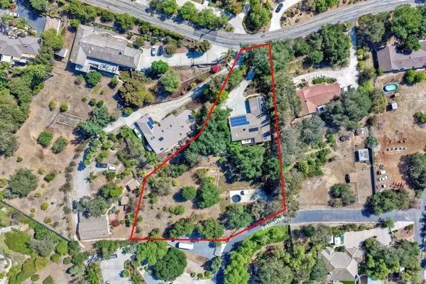 Fallbrook, CA 92028,3915 Palomar DR