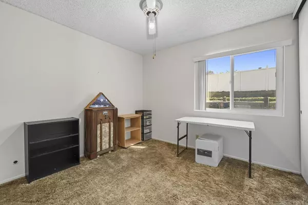 Escondido, CA 92027,220 James ST