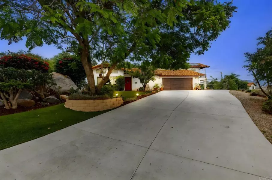 1402 Rimrock DR, Escondido, CA 92027