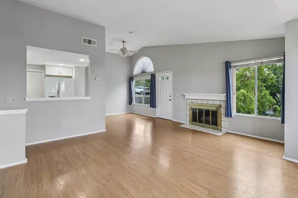 Oceanside, CA 92057,735 Buena Tierra #355