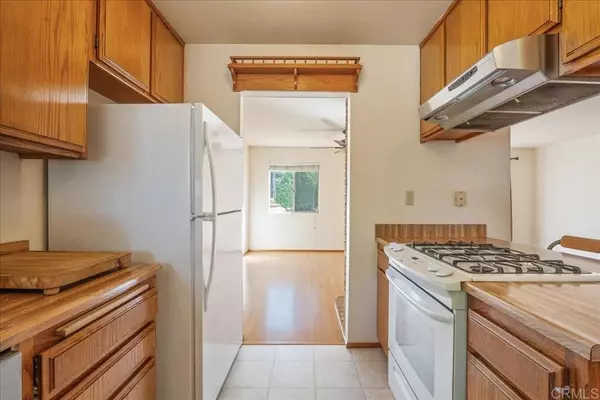 Fallbrook, CA 92028,985 N Main AVE