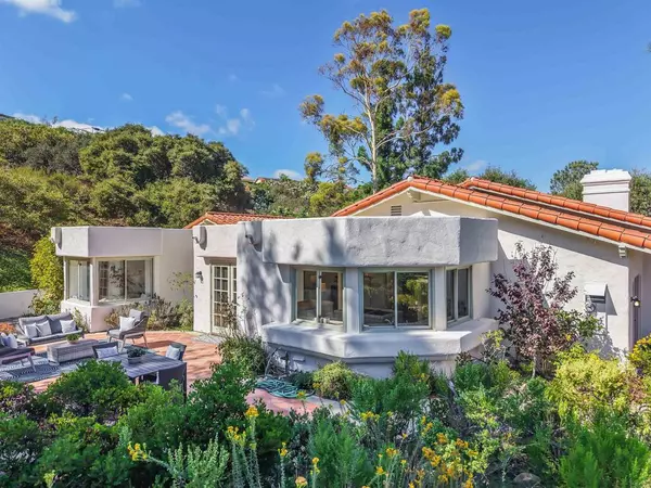 Encinitas, CA 92024,2206 Running Spring PL
