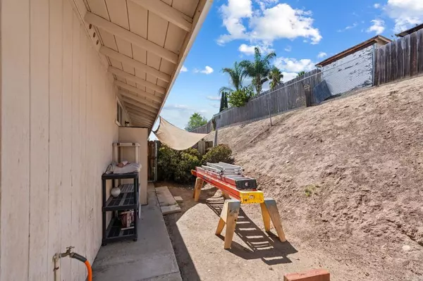 Lemon Grove, CA 91945,8046 48 Sarawak DR