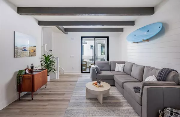 Encinitas, CA 92024,1403 Anacona PL #103