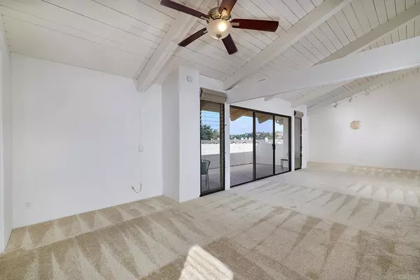 Carlsbad, CA 92009,7512 Viejo Castilla WAY #20