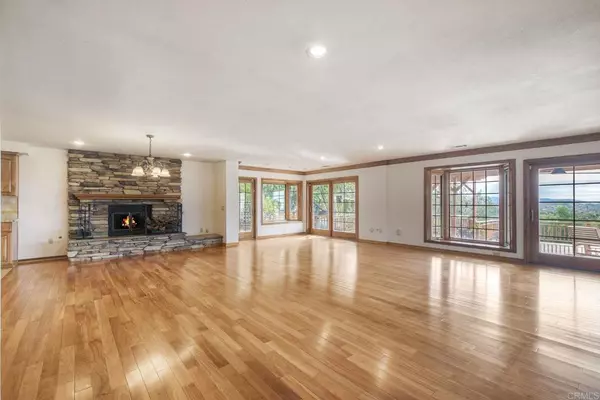 Vista, CA 92084,1650 Elevado RD