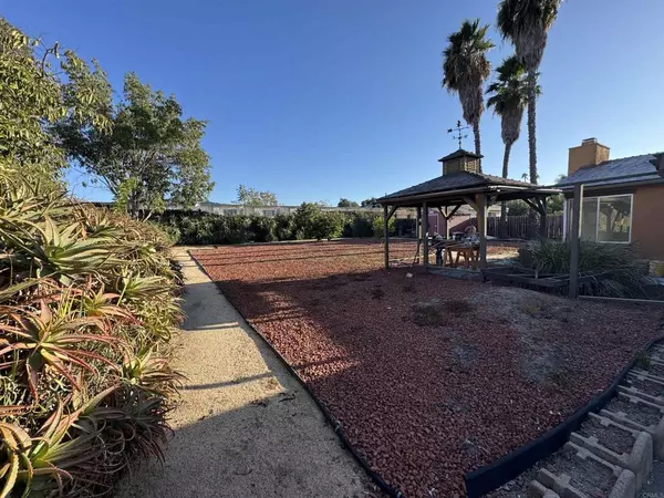 Escondido, CA 92027,2617 Meadowbrook PL