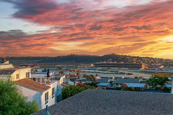 Solana Beach, CA 92075,338 Shoemaker