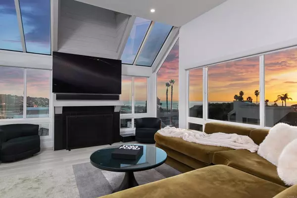 Solana Beach, CA 92075,338 Shoemaker