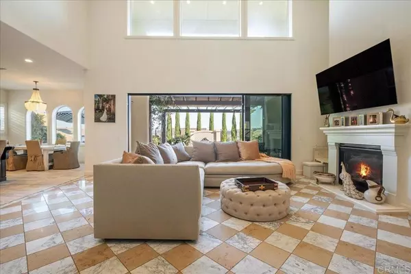 Carlsbad, CA 92010,2543 Glasgow DR